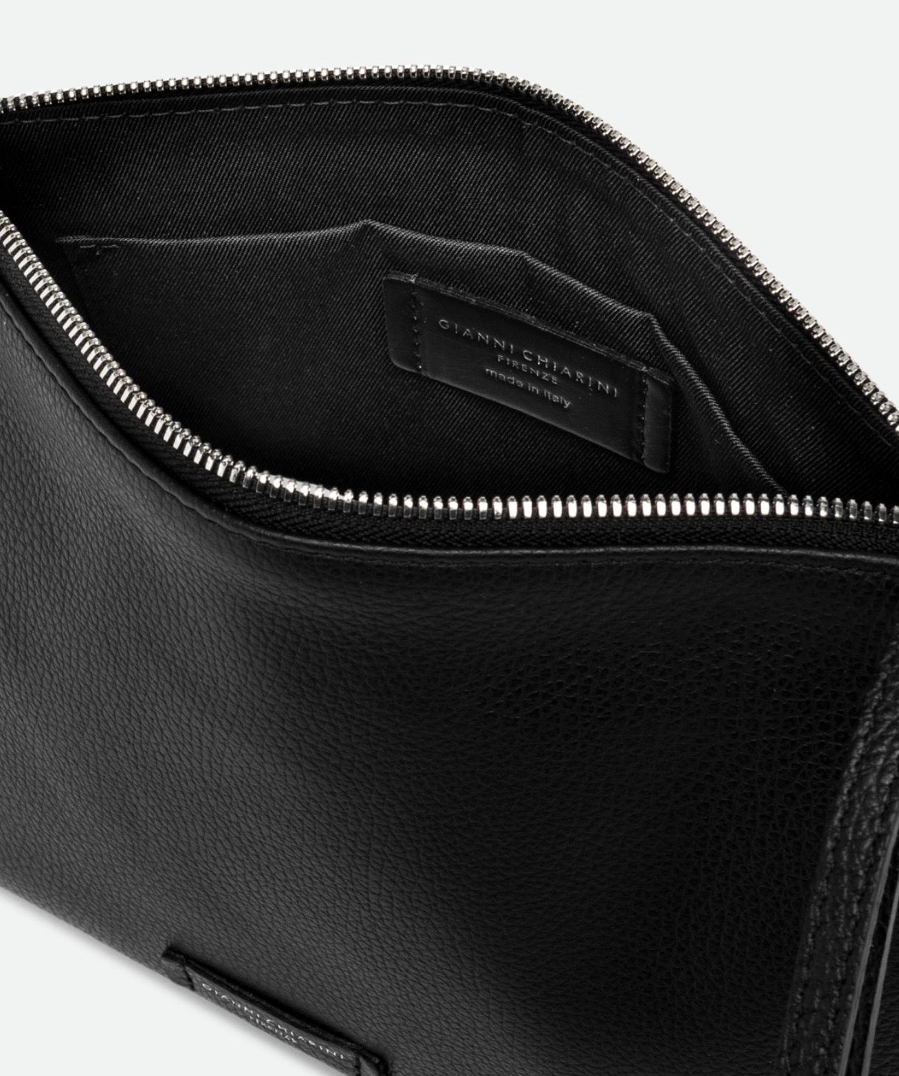 Nora Pouch