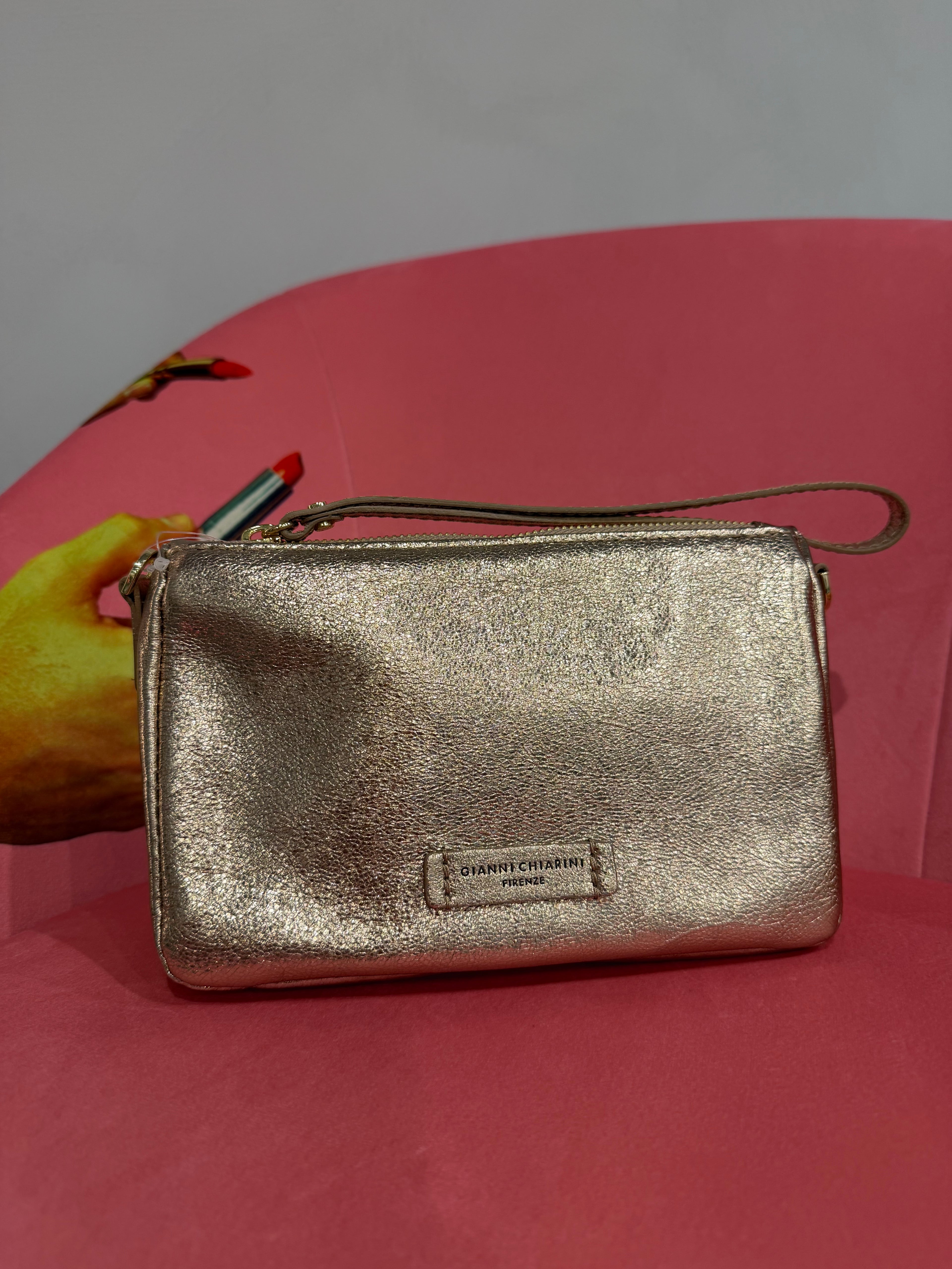 Nora Pouch