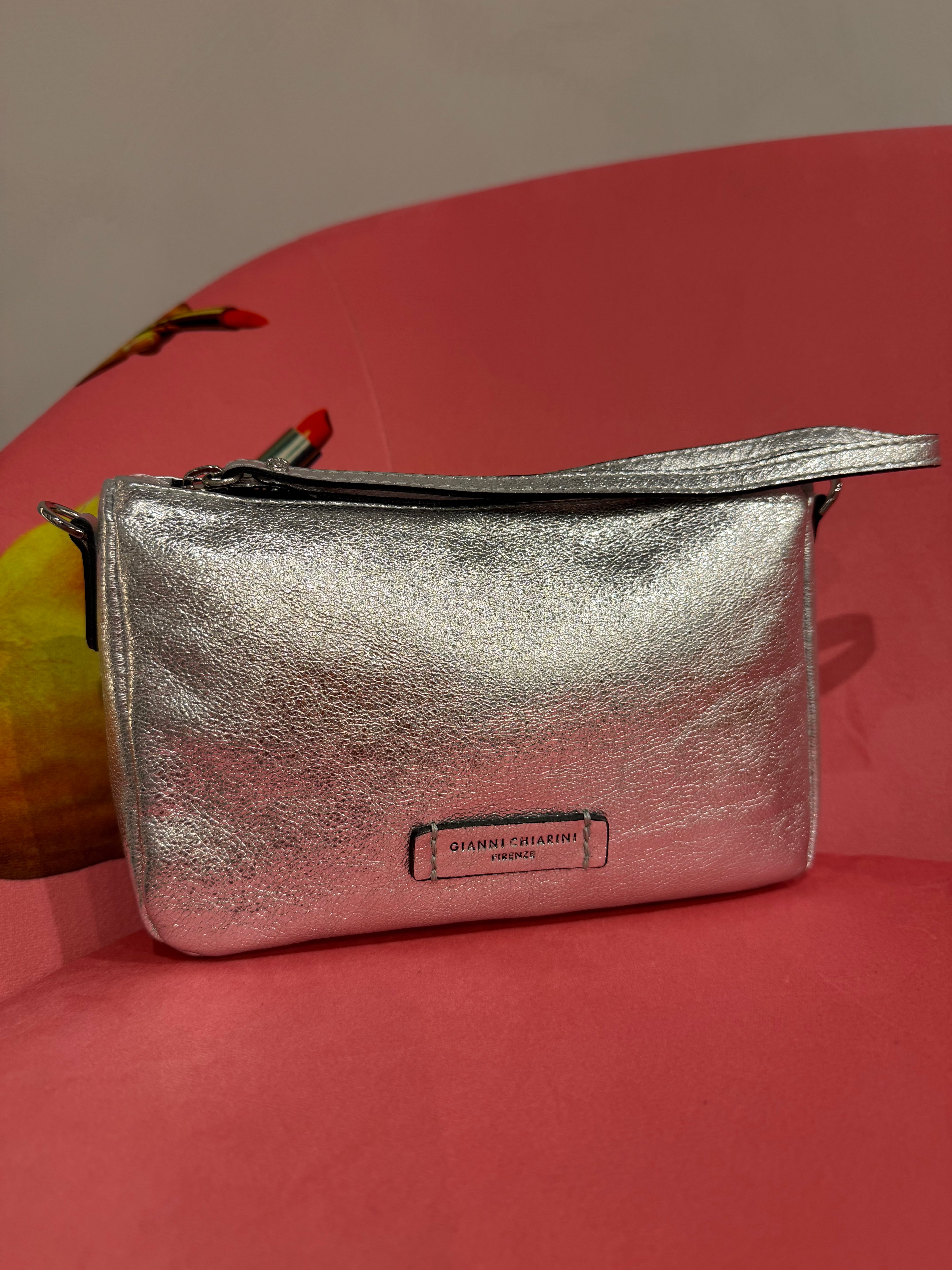 Nora Pouch